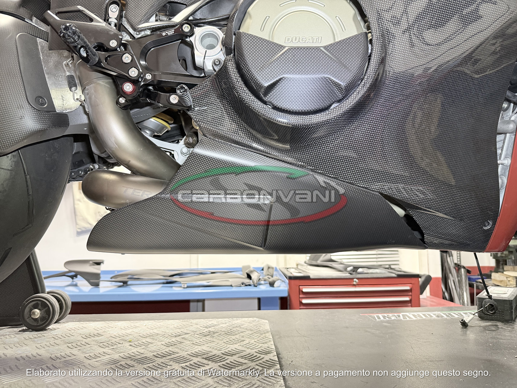 Carbonvani - Ducati Panigale V4 Carbon Fiber LONG Belly Pan (2025+) Carbonvani - Ducati Panigale V4 Carbon Fiber LONG Belly Pan (2025+)